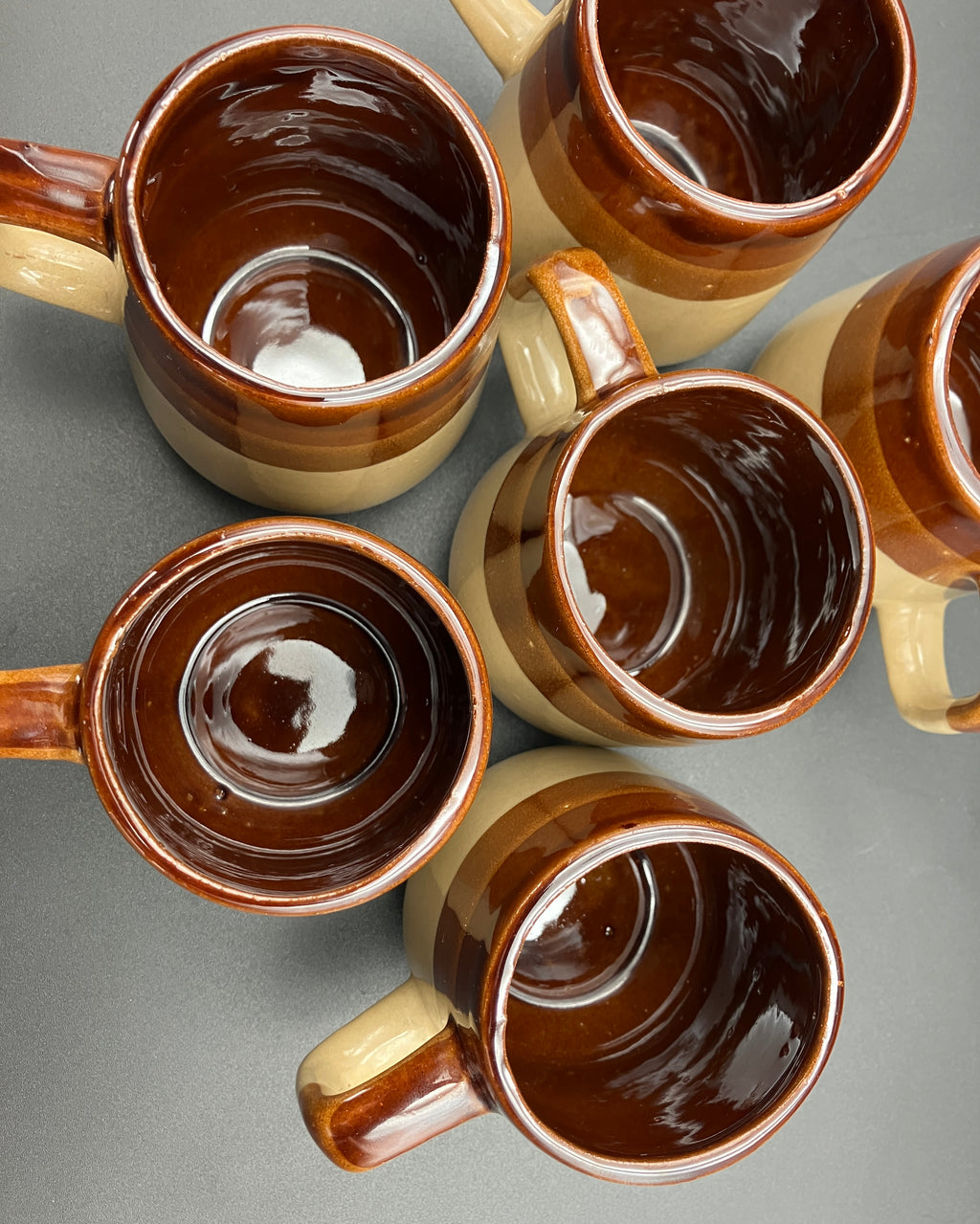 Vintage Mugs Wooden Coffee House with 6 Stoneware Mugs
