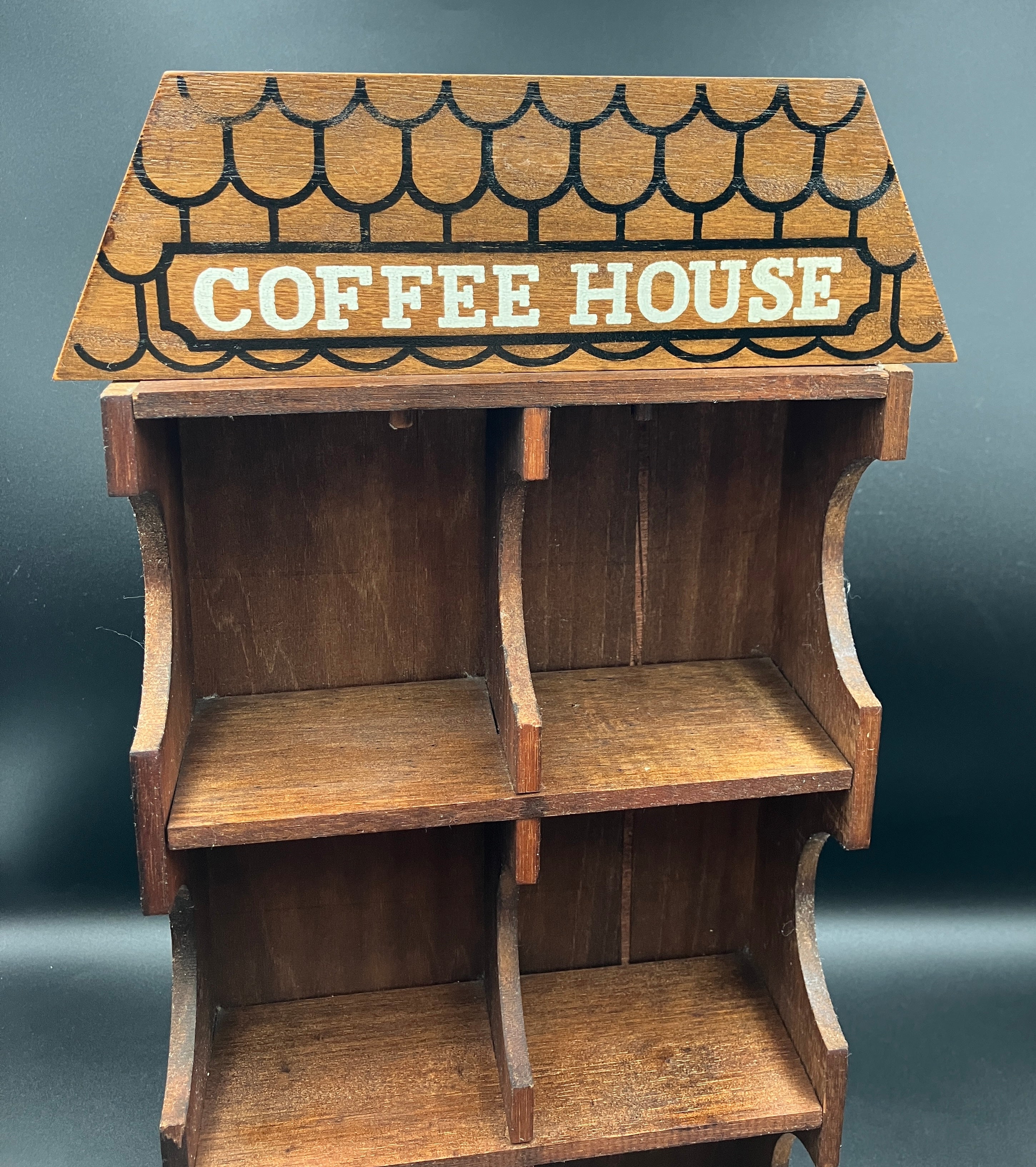 Vintage Mugs Wooden Coffee House with 6 Stoneware Mugs