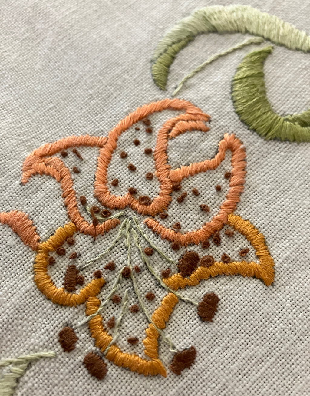 Vintage Embroidered Tablecloth Lily 106cm x 106cm Table Cloth