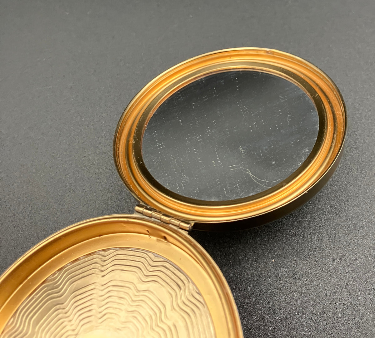 Vintage Glomesh Compact Gold
