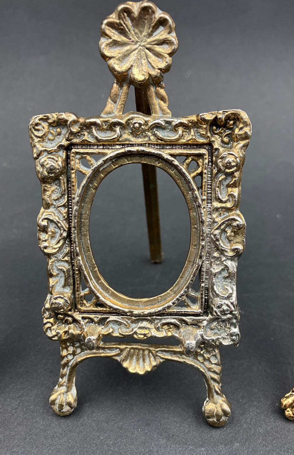 Vintage Brass Picture Frames Oval Small Victorian style with Easel Legs Lot Of 3