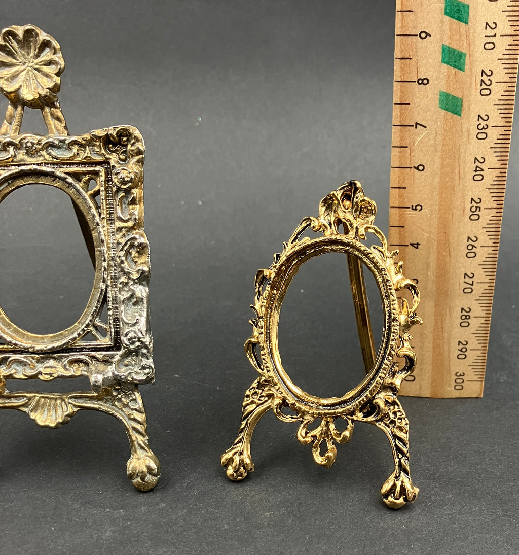 Vintage Brass Picture Frames Oval Small Victorian style with Easel Legs Lot Of 3