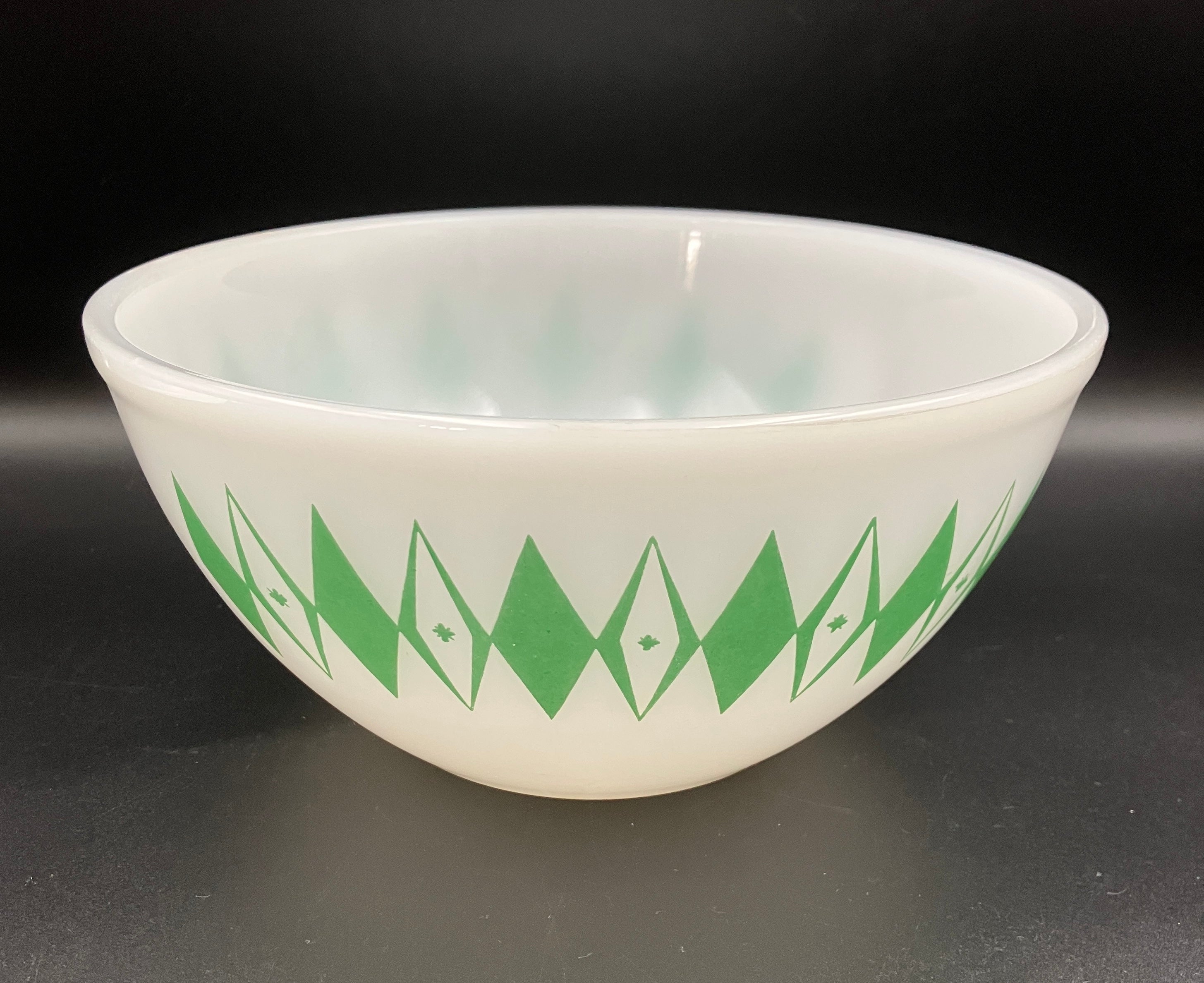 Vintage Pyrex Dotted Diamonds Green 8” Nesting Bowl Only Agree Pyrex RARE