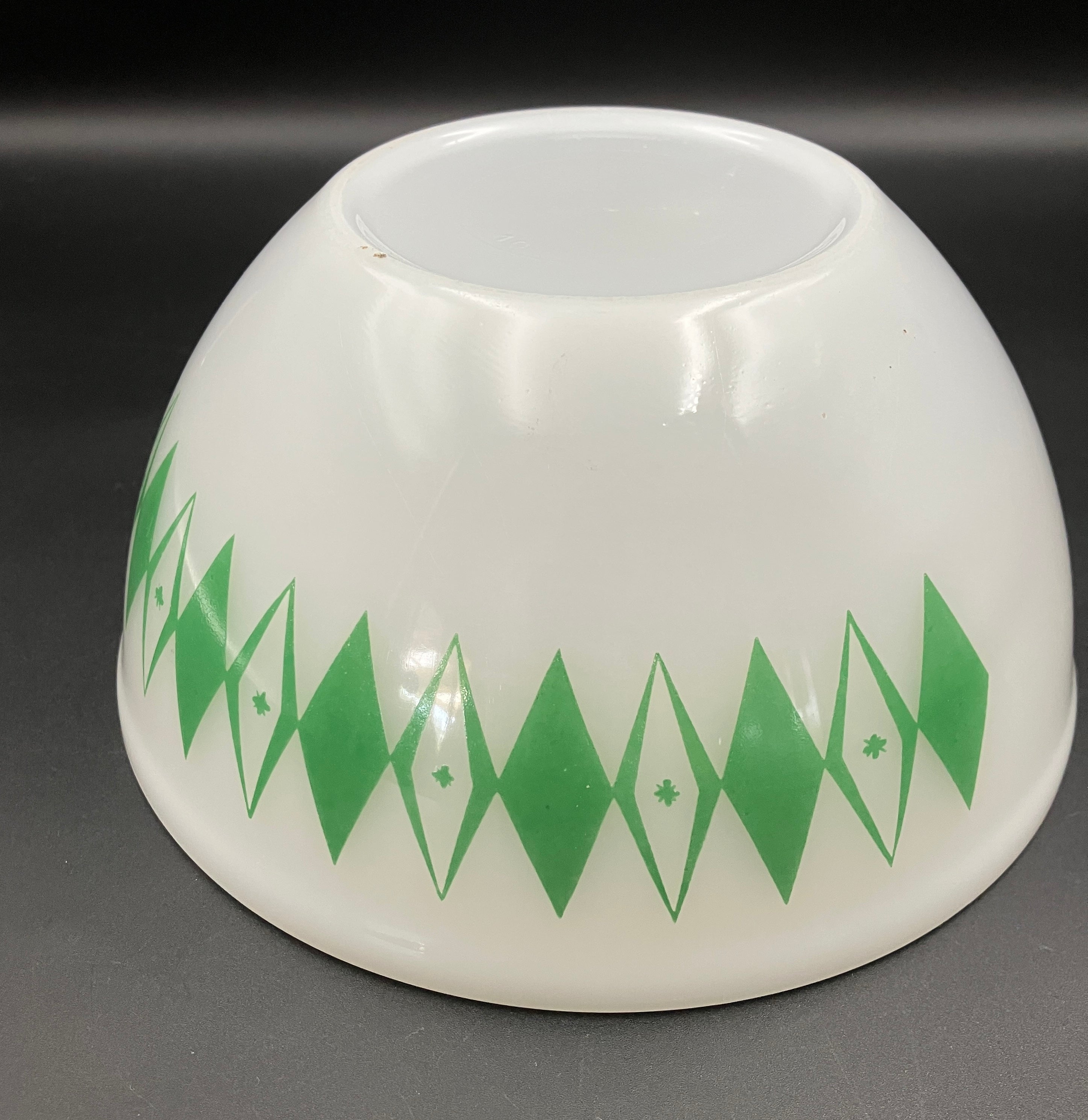 Vintage Pyrex Dotted Diamonds Green 8” Nesting Bowl Only Agree Pyrex RARE