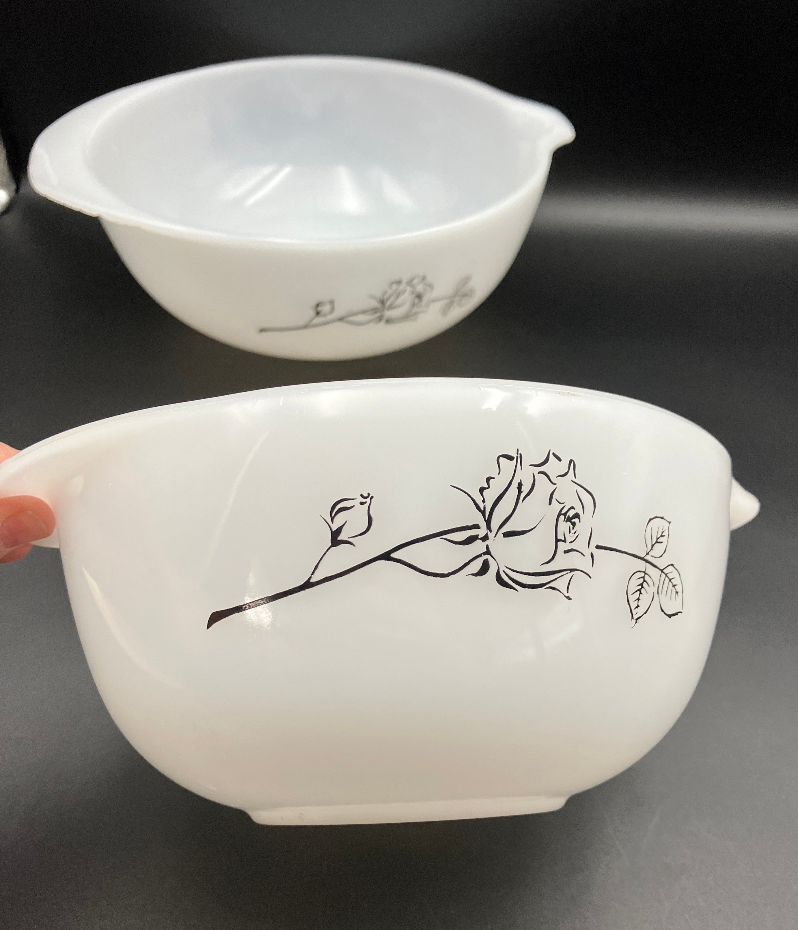 Vintage Pyrex Bowls 1961 Black Rose Pair Of Mixing Bowls 7” & 9”