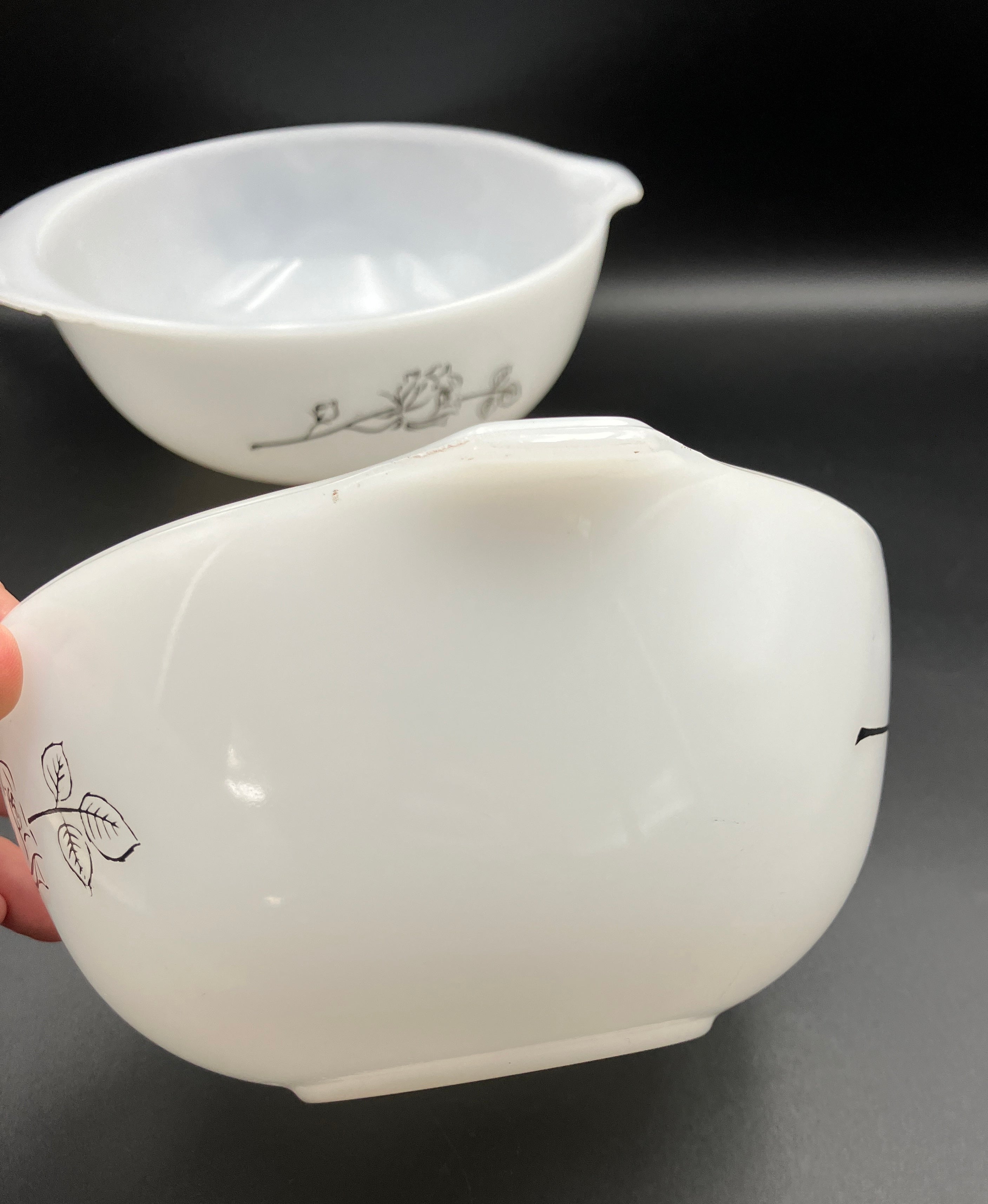 Vintage Pyrex Bowls 1961 Black Rose Pair Of Mixing Bowls 7” & 9”