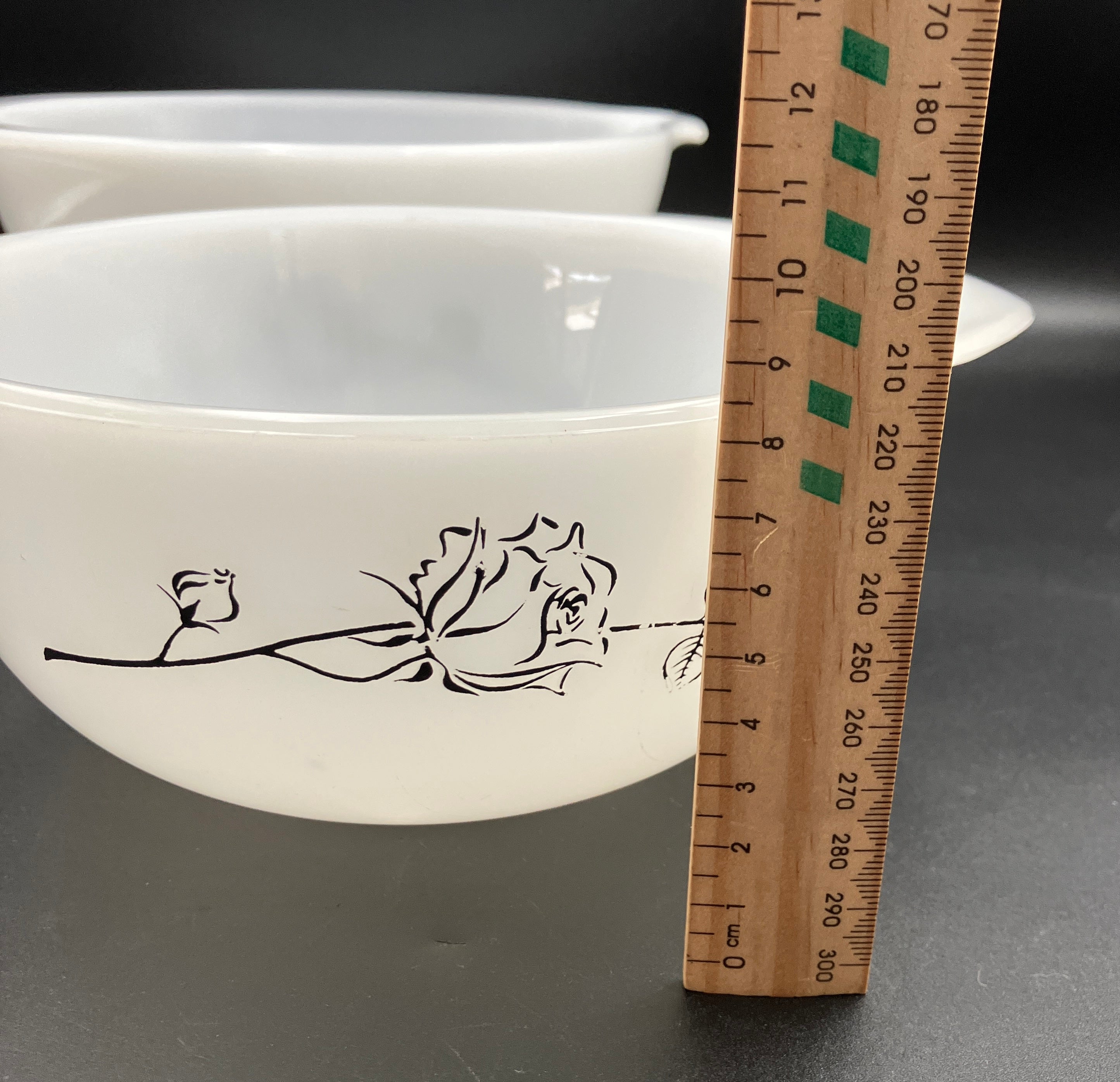 Vintage Pyrex Bowls 1961 Black Rose Pair Of Mixing Bowls 7” & 9”