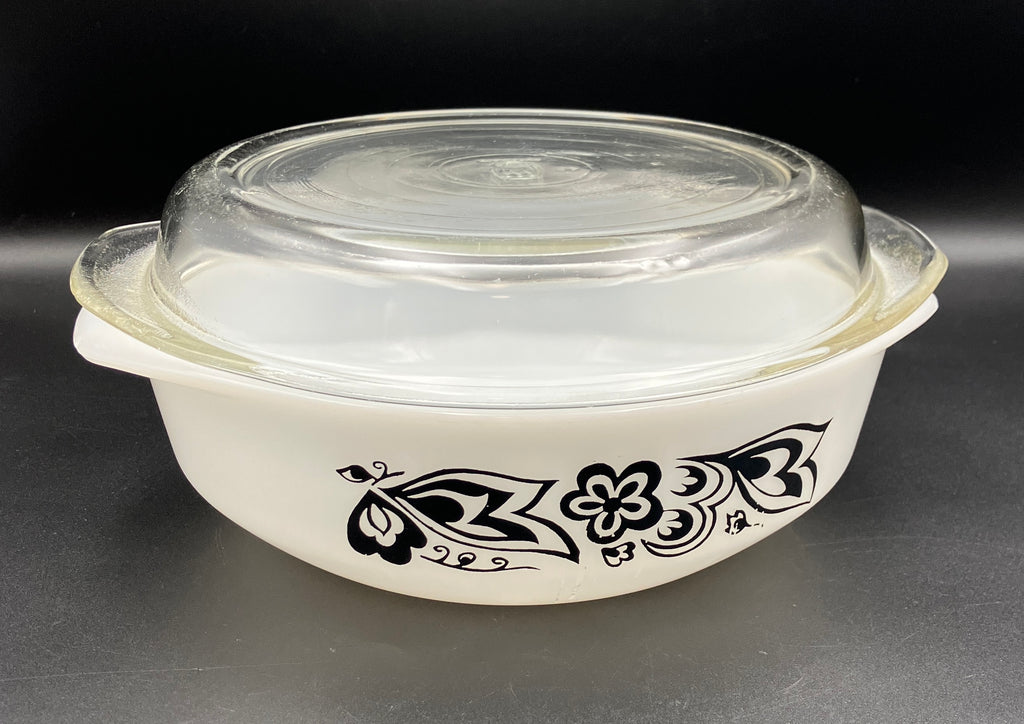 Vintage Pyrex Kite Flower Black Round Casserole Dish With Lid / Please Read Description