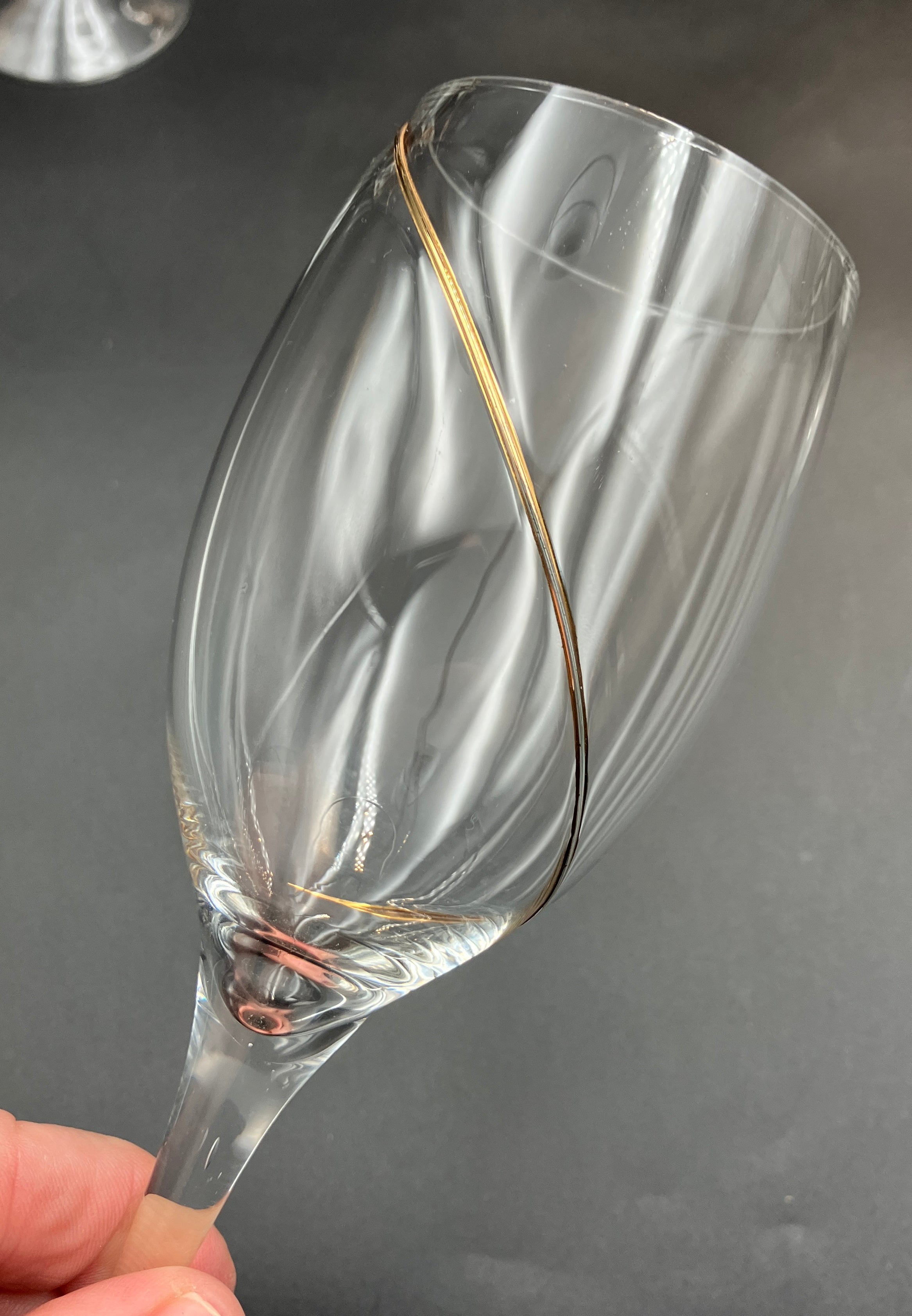 Share Kosta Boda Line Gold Wine Glasses Anna Ehrner Red And White Wine Glasses X7